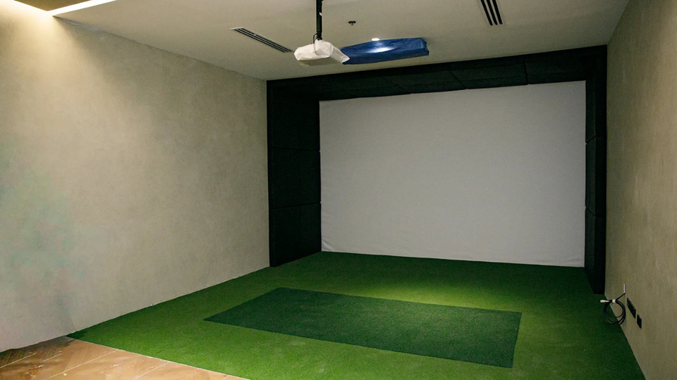 First Meridian Lounge- golf simulator